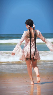 Bella Poarch feet photo thumbnail
