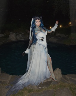 Bella Poarch feet photo thumbnail