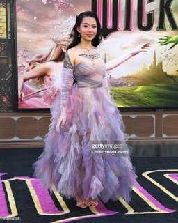Bella Poarch feet photo thumbnail