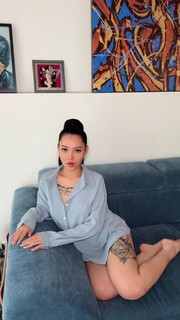 Bella Poarch feet photo thumbnail