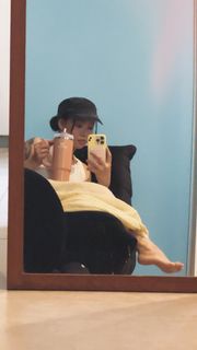 Bella Poarch feet photo 15