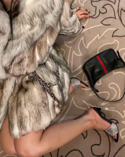 Bella Poarch feet photo 10