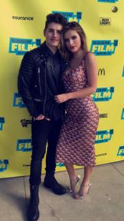 Bella Thorne feet photo thumbnail