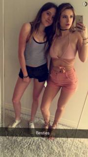 Bella Thorne feet photo thumbnail