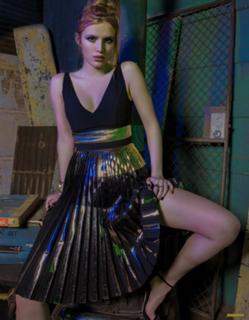 Bella Thorne feet photo thumbnail