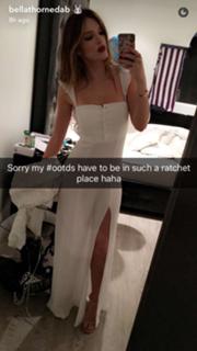 Bella Thorne feet photo thumbnail