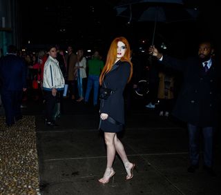 Bella Thorne feet photo thumbnail