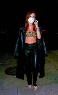 Bella Thorne feet photo thumbnail