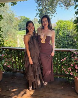 Bella Thorne feet photo thumbnail