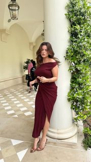 Bella Thorne feet photo thumbnail