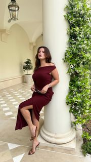 Bella Thorne feet photo thumbnail