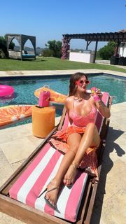 Bella Thorne feet photo 14