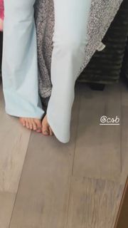 Bella Thorne feet photo 12
