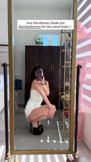 Bella Thorne feet photo 2