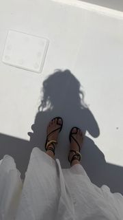 Bella Thorne feet photo 1