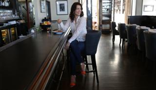 Bellamy Young feet photo thumbnail