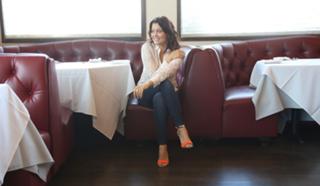 Bellamy Young feet photo thumbnail