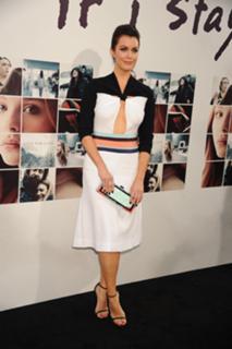Bellamy Young feet photo thumbnail
