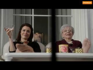 Bellamy Young feet photo thumbnail