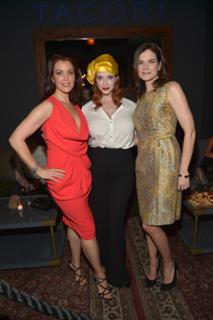 Bellamy Young feet photo thumbnail