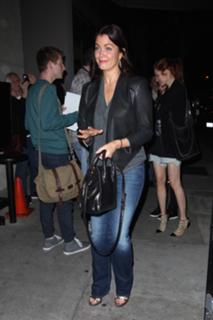 Bellamy Young feet photo thumbnail