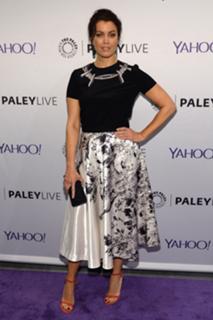 Bellamy Young feet photo thumbnail