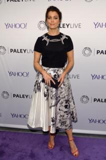 Bellamy Young feet photo thumbnail