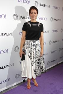Bellamy Young feet photo thumbnail