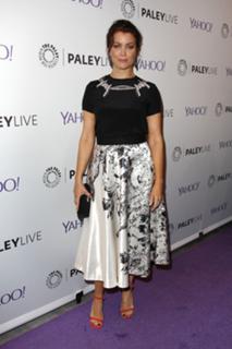 Bellamy Young feet photo thumbnail