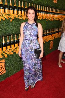 Bellamy Young feet photo thumbnail