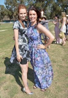 Bellamy Young feet photo thumbnail