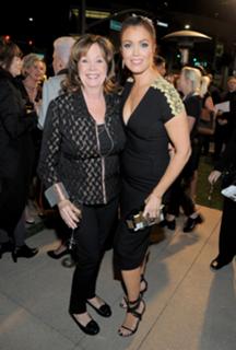 Bellamy Young feet photo thumbnail