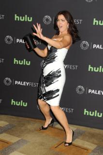 Bellamy Young feet photo thumbnail