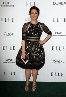 Bellamy Young feet photo thumbnail