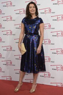Bellamy Young feet photo thumbnail