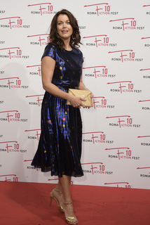Bellamy Young feet photo thumbnail