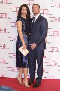 Bellamy Young feet photo thumbnail