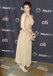 Bellamy Young feet photo thumbnail