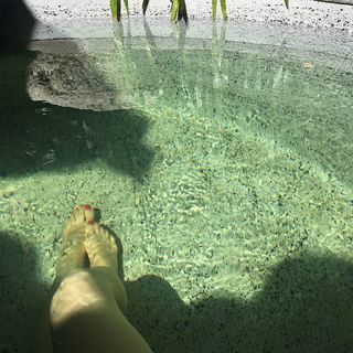 Bellamy Young feet photo thumbnail