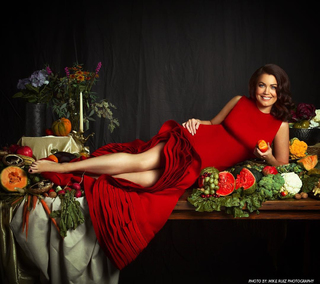 Bellamy Young feet photo thumbnail