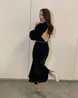 Bellamy Young feet photo thumbnail