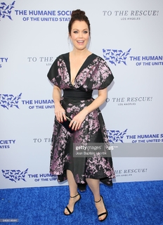 Bellamy Young feet photo thumbnail