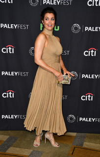 Bellamy Young feet photo thumbnail