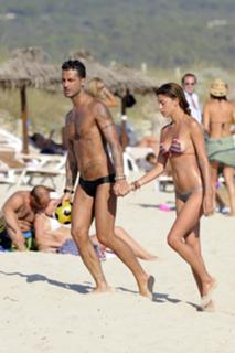 Belén Rodríguez feet photo thumbnail