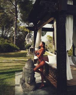 Belén Rodríguez feet photo thumbnail