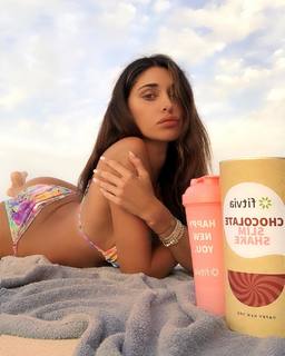 Belén Rodríguez feet photo thumbnail