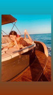 Belén Rodríguez feet photo thumbnail