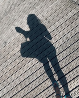 Belén Rodríguez feet photo thumbnail