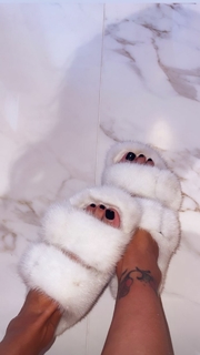 Belén Rodríguez feet photo thumbnail