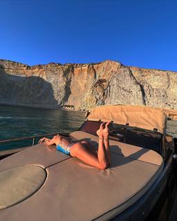 Belén Rodríguez feet photo thumbnail